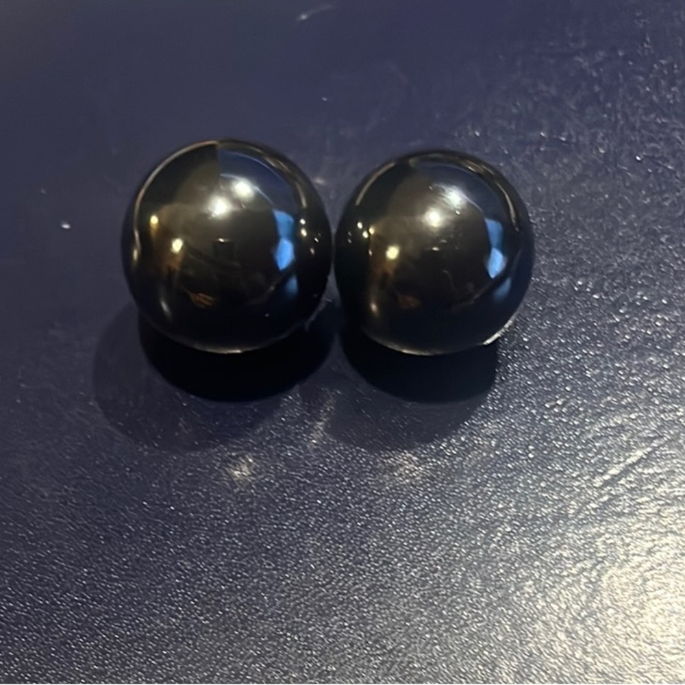 Magnetic Balls